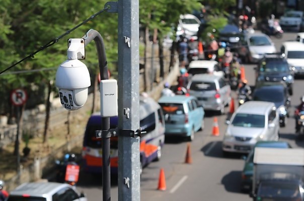 Menurut sebuah studi tahun 2004, ada penurunan jumlah kecelakaan kendaraan di hampir semua persimpangan lampu merah 